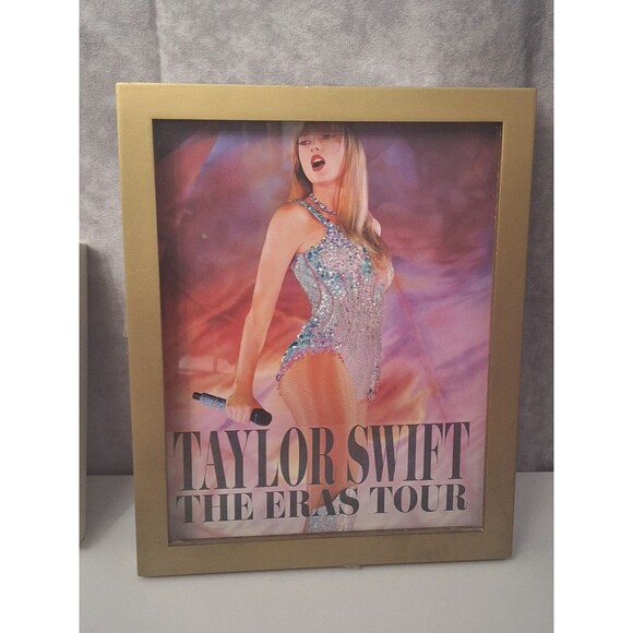 Taylor Swift THE ERAS TOUR 5x7 Framed Photo and Gift Box Collectibles Pop Music - Picture 2 of 9